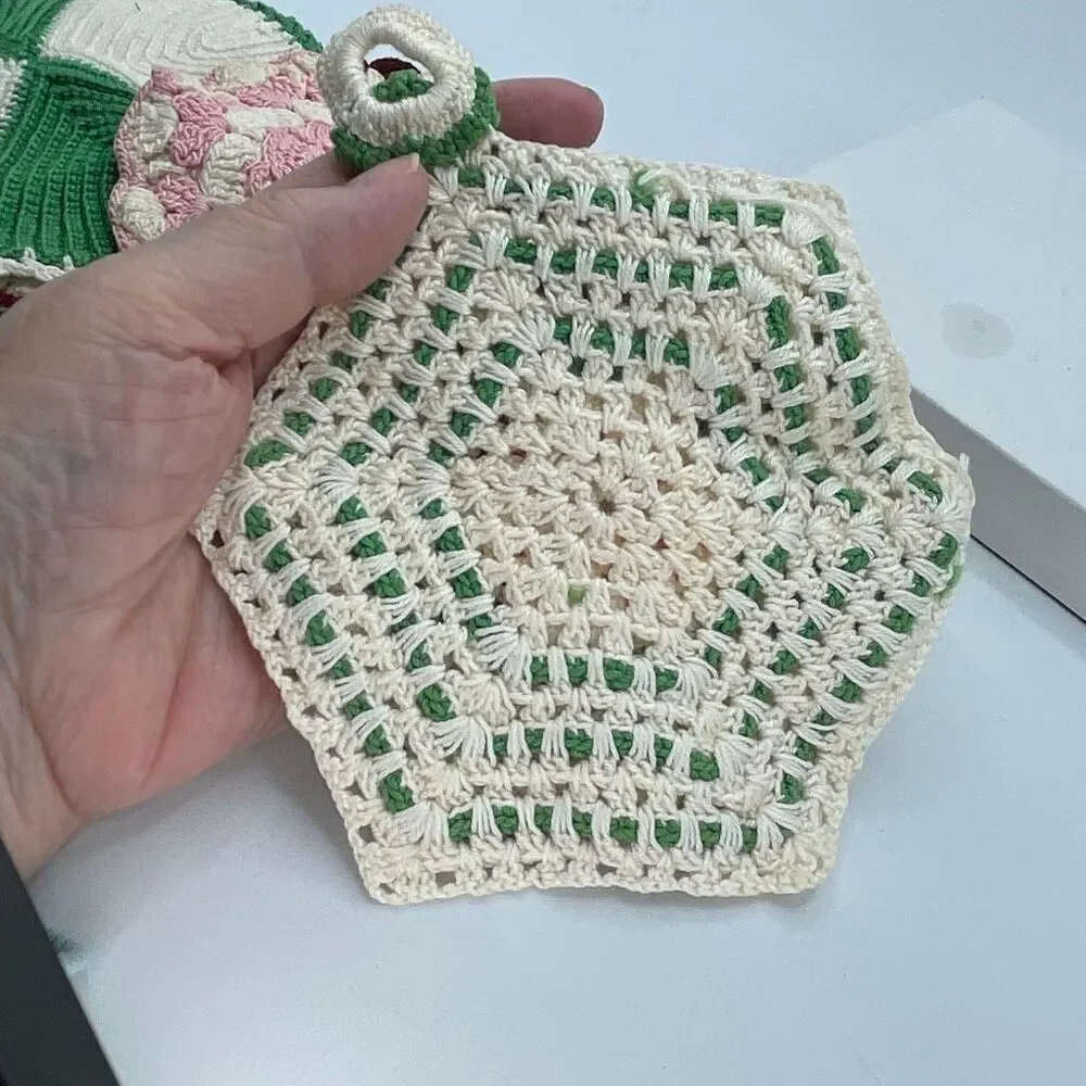 Vintage hand crocheted lot of 4 hot pads